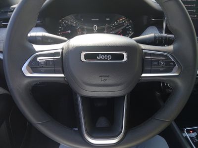 2024 Jeep Compass — photo 12 view