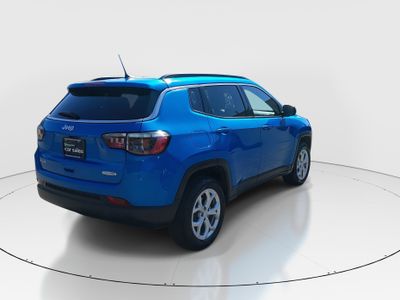 2024 Jeep Compass — photo 7 view