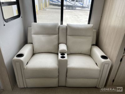 2025 Prime Time RV Avenger - Photo 9