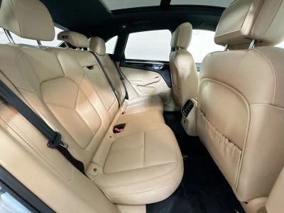 2025 Porsche Macan - Photo 23