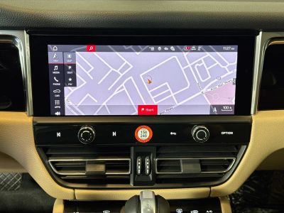2025 Porsche Macan - Photo 15