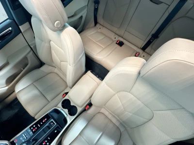 2025 Porsche Macan - Photo 18