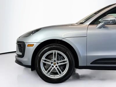 2025 Porsche Macan - Photo 28