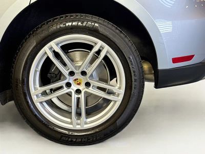 2025 Porsche Macan - Photo 24