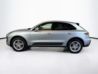 2025 Porsche Macan - Photo 2