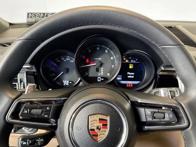 2025 Porsche Macan - Photo 13