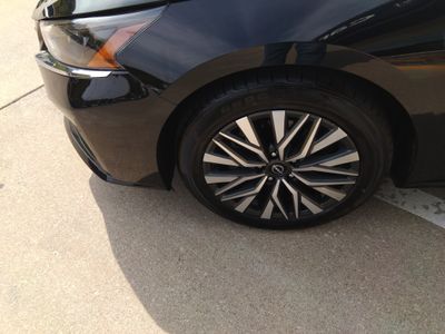 2024 Nissan Altima — photo 8 view