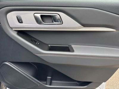 2026 Ford Explorer — photo 14 view