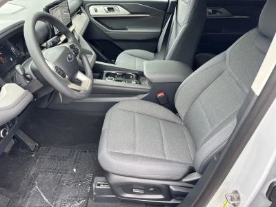 2026 Ford Explorer — photo 9 view