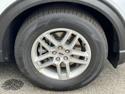 2026 Ford Explorer — photo 12 view