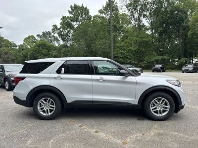 2026 Ford Explorer — photo 8 view