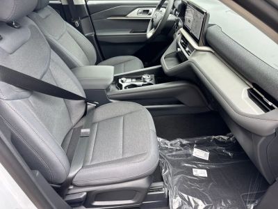 2026 Ford Explorer — photo 13 view