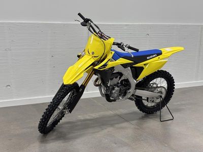 2026 Suzuki RM-Z250 — rear three-quarter view