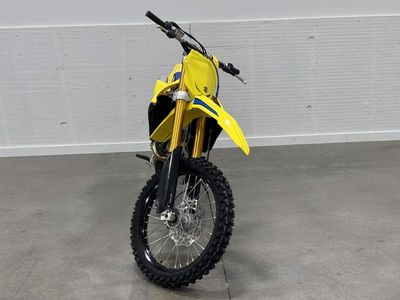 2026 Suzuki RM-Z250 — interior view