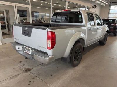 2019 Nissan Frontier — detail view