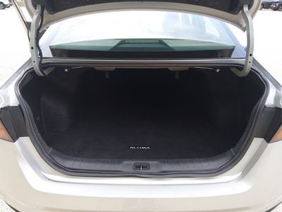 2024 Nissan Altima — photo 11 view