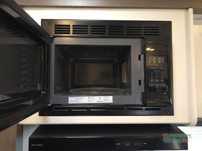 2024 Thor Motor Coach Chateau — photo 41 view