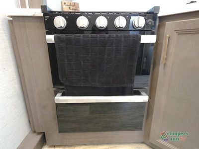 2024 Thor Motor Coach Chateau — photo 34 view