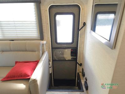 2024 Thor Motor Coach Chateau — photo 11 view