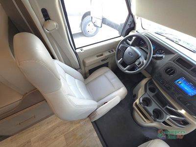 2024 Thor Motor Coach Chateau — photo 16 view