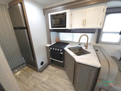 2024 Thor Motor Coach Chateau — photo 30 view