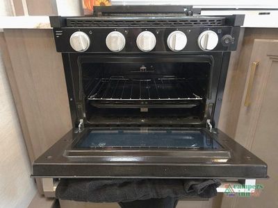 2024 Thor Motor Coach Chateau — photo 36 view