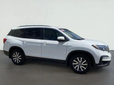2022 Honda Pilot Black Edition in .White — front three-quarter view