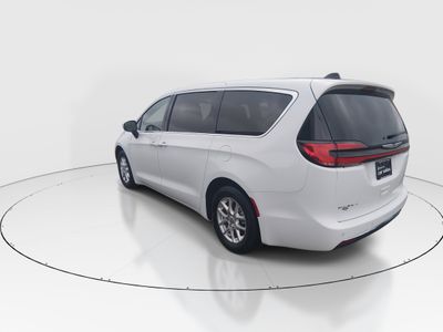 2023 Chrysler Pacifica — detail view