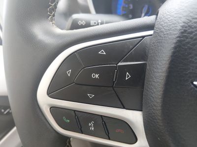 2023 Chrysler Pacifica — photo 13 view
