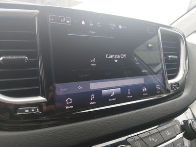 2023 Chrysler Pacifica — photo 18 view