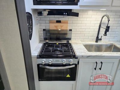 2026 Stratus SR302VBH - Photo 12