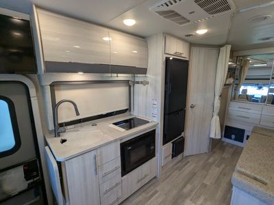 2023 Thor Motor Coach Gemini RUV — photo 17 view