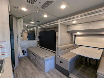 2023 Thor Motor Coach Gemini RUV — photo 13 view