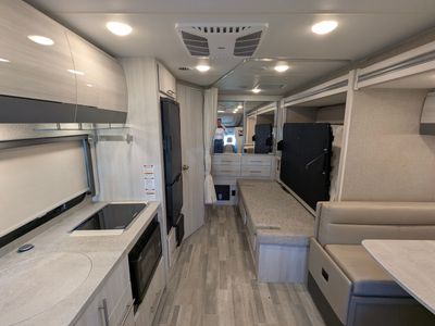 2023 Thor Motor Coach Gemini RUV — photo 16 view