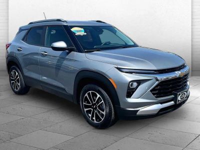 2025 Chevrolet Trailblazer LT in Sterling Gray Metallic — front three-quarter view