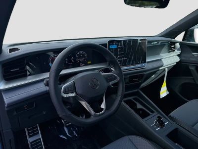 2026 Volkswagen Tiguan — photo 9 view