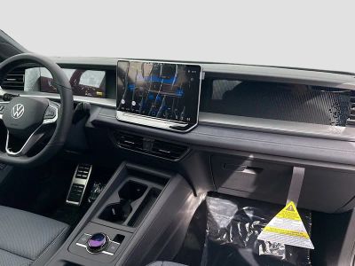 2026 Volkswagen Tiguan — photo 25 view