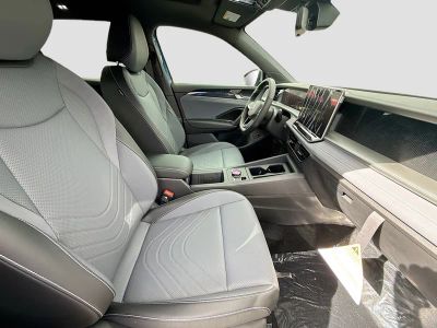 2026 Volkswagen Tiguan — photo 24 view
