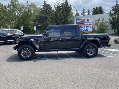 2020 Jeep Gladiator — side profile view