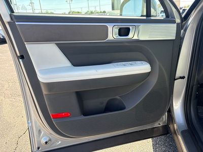 2025 Hyundai Santa Fe — photo 15 view
