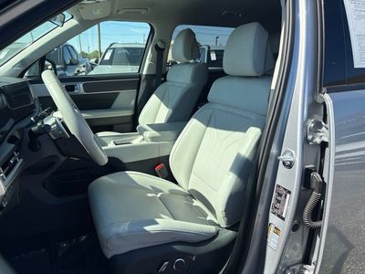 2025 Hyundai Santa Fe — photo 12 view
