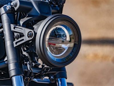2025 Yamaha XSR700 - Photo 14