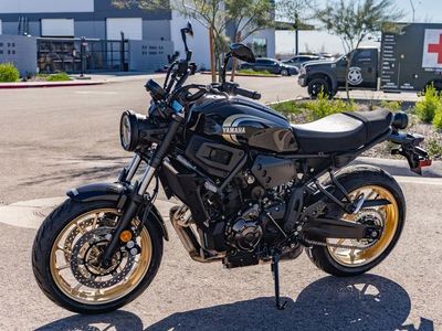 2025 Yamaha XSR700 - Photo 3
