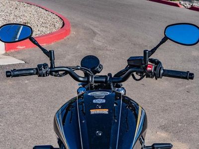 2025 Yamaha XSR700 - Photo 8