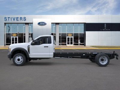 2025 Ford Chassis Cab - Photo 4