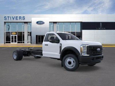 2025 Ford Chassis Cab - Photo 1