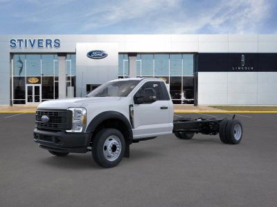 2025 Ford Chassis Cab - Photo 2