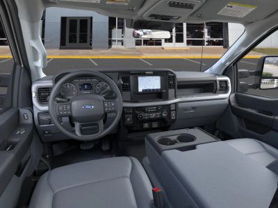 2025 Ford Chassis Cab - Photo 9