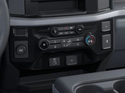 2025 Ford Chassis Cab - Photo 15
