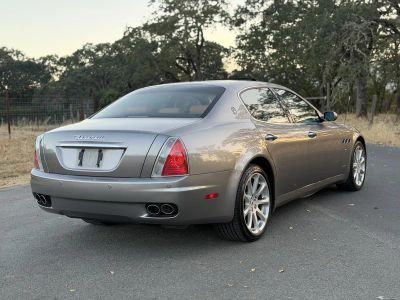 2005 Maserati Quattroporte — engine compartment view